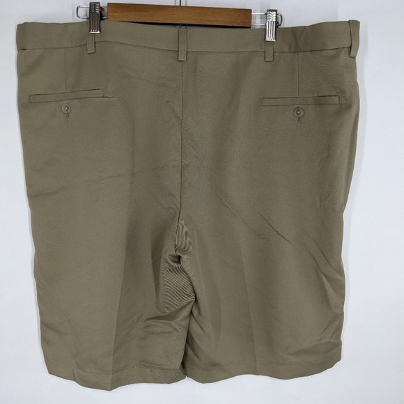 Men's HAGGAR Flat Front Shorts - Picture 4 of 7